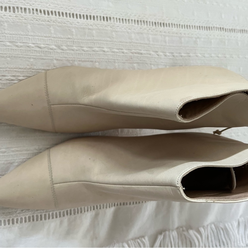New Manolo Blahnik Ecru Colored Booties